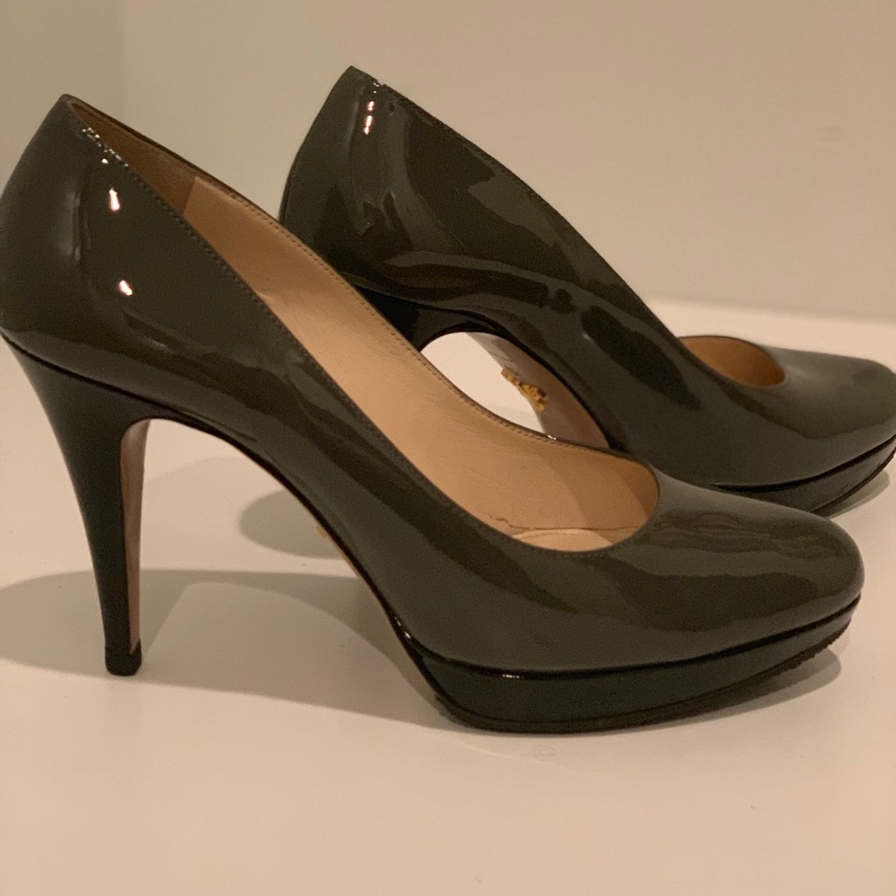 Prada Gray Leather shoes